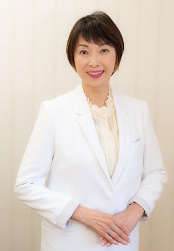 ごあいさつ　院長 藤本可芳子